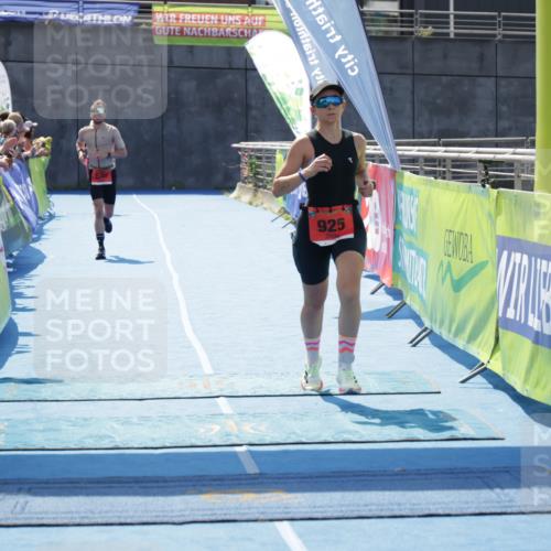 10.08.2025 - GEWOBA Citytriathlon Bremen H.Heesch http://msf.ph/oto/8556652 10.08.2025 14:32:13 Ziel 686, 920, 925 meine-sportfotos.de