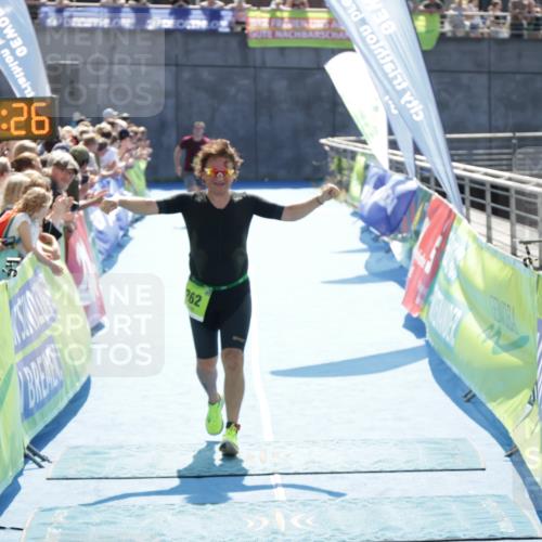 10.08.2025 - GEWOBA Citytriathlon Bremen H.Heesch http://msf.ph/oto/8556683 10.08.2025 15:30:30 Ziel 57, 80, 249, 262 meine-sportfotos.de