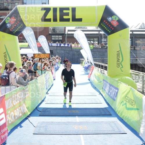10.08.2025 - GEWOBA Citytriathlon Bremen H.Heesch http://msf.ph/oto/8556694 10.08.2025 15:30:32 Ziel 57, 262 meine-sportfotos.de