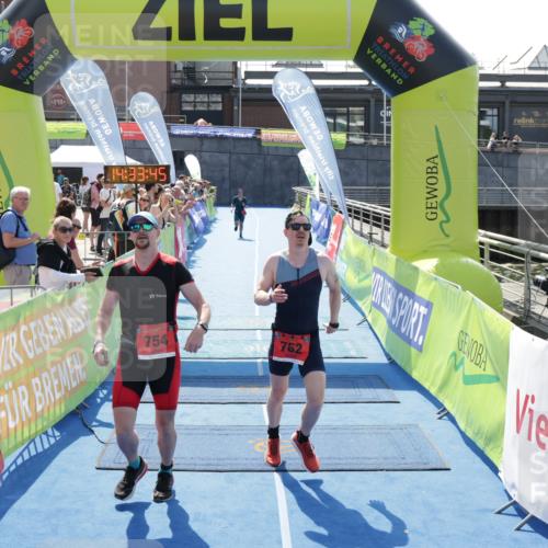 10.08.2025 - GEWOBA Citytriathlon Bremen H.Heesch http://msf.ph/oto/8556699 10.08.2025 14:33:49 Ziel 754, 762, 965 meine-sportfotos.de