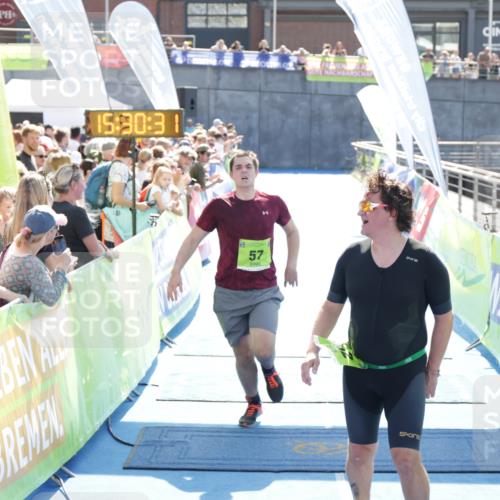 10.08.2025 - GEWOBA Citytriathlon Bremen H.Heesch http://msf.ph/oto/8556700 10.08.2025 15:30:35 Ziel 57, 262 meine-sportfotos.de
