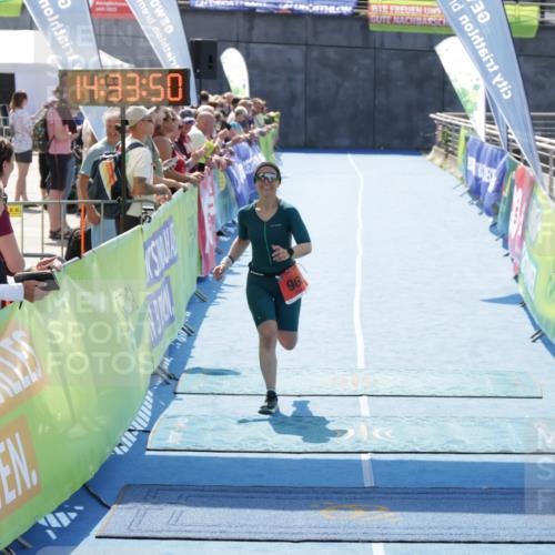 10.08.2025 - GEWOBA Citytriathlon Bremen H.Heesch http://msf.ph/oto/8556711 10.08.2025 14:33:54 Ziel 754, 762, 965 meine-sportfotos.de