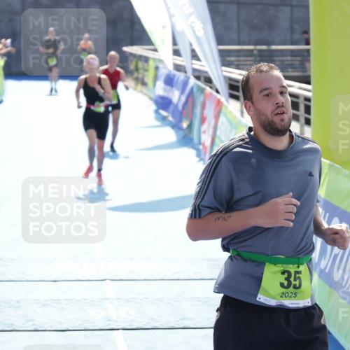 10.08.2025 - GEWOBA Citytriathlon Bremen H.Heesch http://msf.ph/oto/8556719 10.08.2025 15:30:53 Ziel 35, 110, 351, 365, 483 meine-sportfotos.de