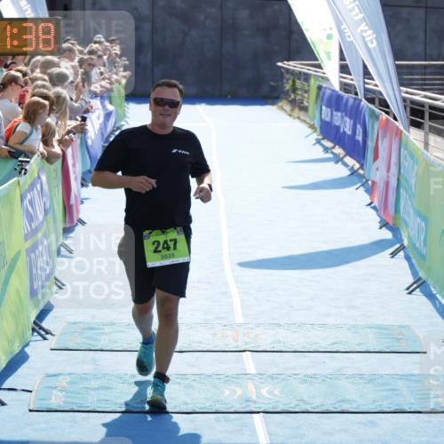 10.08.2025 - GEWOBA Citytriathlon Bremen H.Heesch http://msf.ph/oto/8556793 10.08.2025 15:31:42 Ziel 247 meine-sportfotos.de