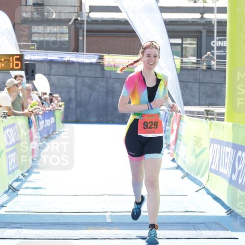 10.08.2025 - GEWOBA Citytriathlon Bremen H.Heesch http://msf.ph/oto/8556802 10.08.2025 14:36:19 Ziel 929 meine-sportfotos.de