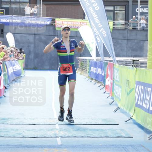 10.08.2025 - GEWOBA Citytriathlon Bremen H.Heesch http://msf.ph/oto/8556812 10.08.2025 14:37:18 Ziel 602 meine-sportfotos.de