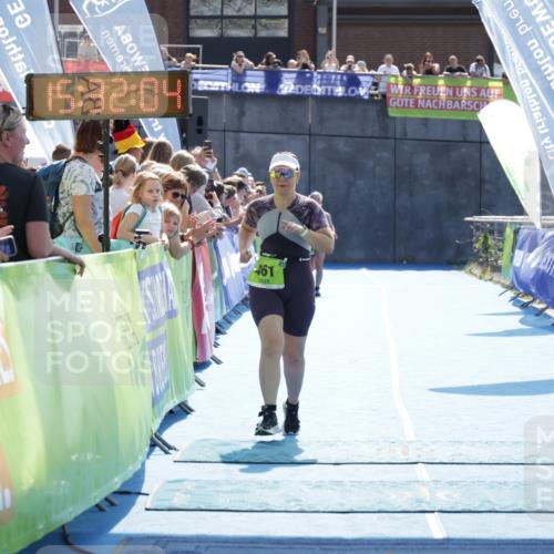10.08.2025 - GEWOBA Citytriathlon Bremen H.Heesch http://msf.ph/oto/8556829 10.08.2025 15:32:08 Ziel 338, 411, 461 meine-sportfotos.de