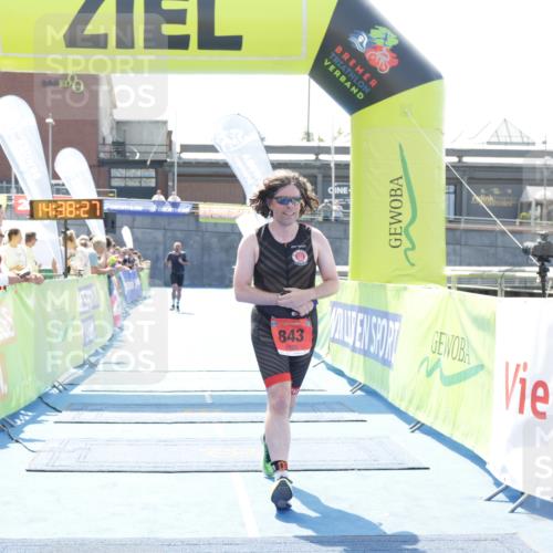 10.08.2025 - GEWOBA Citytriathlon Bremen H.Heesch http://msf.ph/oto/8556911 10.08.2025 14:38:30 Ziel 803, 843 meine-sportfotos.de