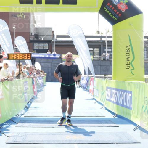 10.08.2025 - GEWOBA Citytriathlon Bremen H.Heesch http://msf.ph/oto/8556925 10.08.2025 14:38:37 Ziel 726 meine-sportfotos.de
