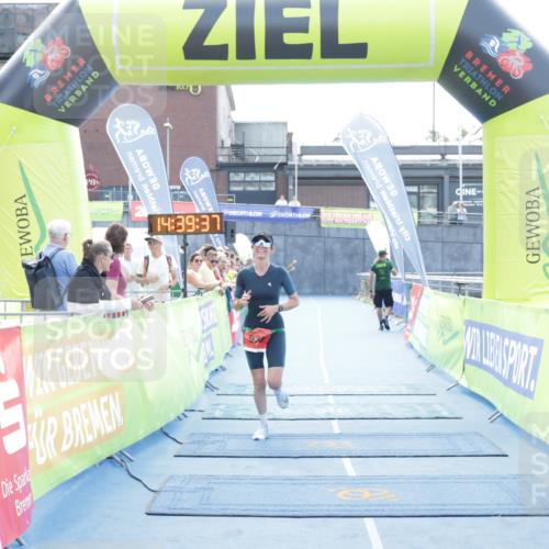 10.08.2025 - GEWOBA Citytriathlon Bremen H.Heesch http://msf.ph/oto/8556957 10.08.2025 14:39:41 Ziel 935 meine-sportfotos.de