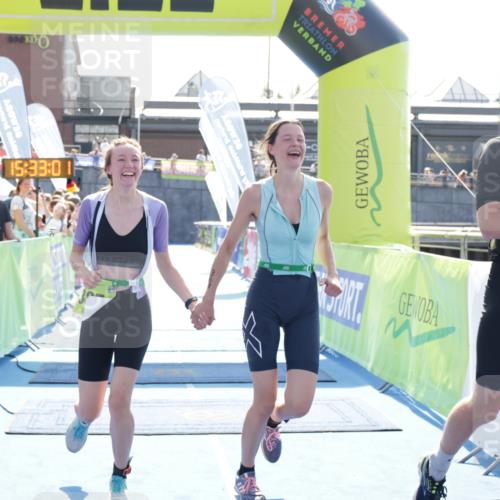 10.08.2025 - GEWOBA Citytriathlon Bremen H.Heesch http://msf.ph/oto/8556983 10.08.2025 15:33:05 Ziel 16, 54, 368, 385 meine-sportfotos.de