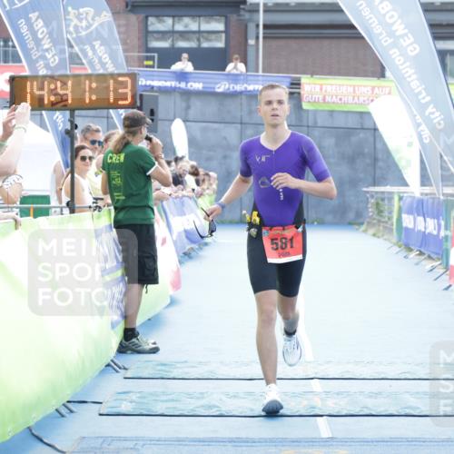 10.08.2025 - GEWOBA Citytriathlon Bremen H.Heesch http://msf.ph/oto/8557012 10.08.2025 14:41:17 Ziel 581 meine-sportfotos.de
