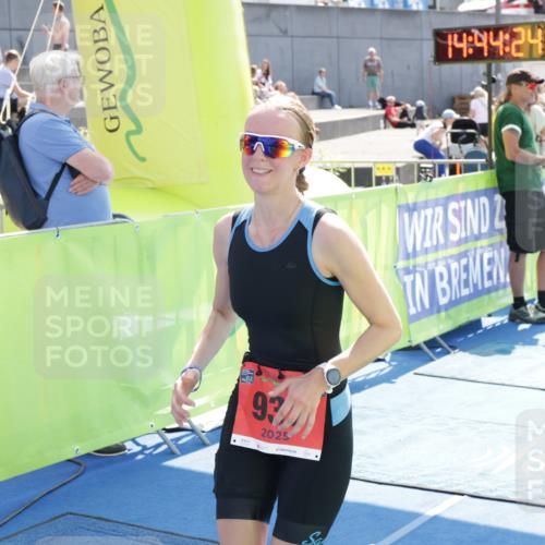 10.08.2025 - GEWOBA Citytriathlon Bremen H.Heesch http://msf.ph/oto/8557055 10.08.2025 14:44:28 Ziel 937 meine-sportfotos.de