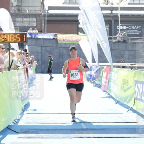10.08.2025 - GEWOBA Citytriathlon Bremen H.Heesch http://msf.ph/oto/8557073 10.08.2025 14:48:54 Ziel 1031 meine-sportfotos.de