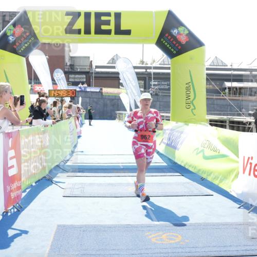 10.08.2025 - GEWOBA Citytriathlon Bremen H.Heesch http://msf.ph/oto/8557105 10.08.2025 14:49:33 Ziel 962 meine-sportfotos.de