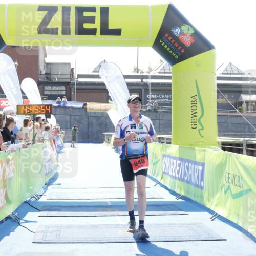 10.08.2025 - GEWOBA Citytriathlon Bremen H.Heesch http://msf.ph/oto/8557124 10.08.2025 14:49:57 Ziel 848 meine-sportfotos.de