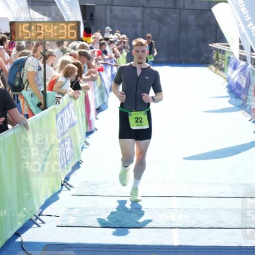10.08.2025 - GEWOBA Citytriathlon Bremen H.Heesch http://msf.ph/oto/8557128 10.08.2025 15:34:40 Ziel 22 meine-sportfotos.de