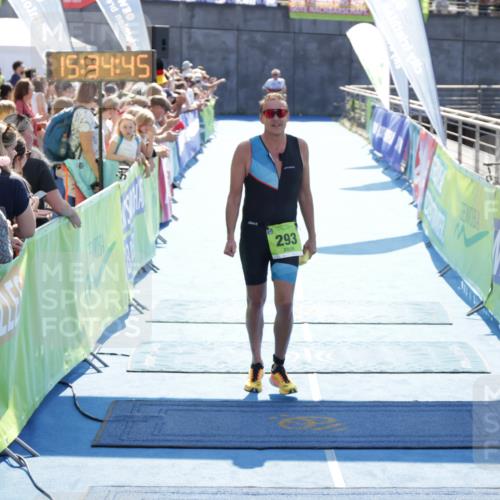 10.08.2025 - GEWOBA Citytriathlon Bremen H.Heesch http://msf.ph/oto/8557142 10.08.2025 15:34:49 Ziel 293 meine-sportfotos.de