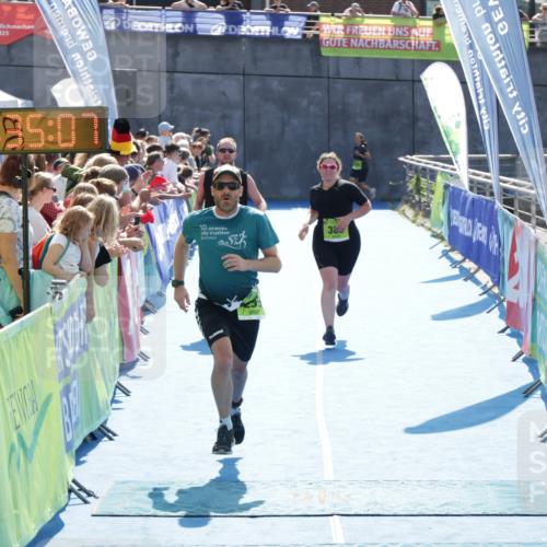 10.08.2025 - GEWOBA Citytriathlon Bremen H.Heesch http://msf.ph/oto/8557189 10.08.2025 15:35:11 Ziel 182, 259, 389, 402, 470 meine-sportfotos.de