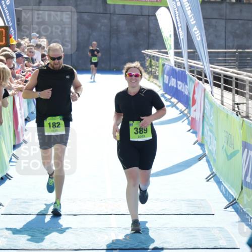 10.08.2025 - GEWOBA Citytriathlon Bremen H.Heesch http://msf.ph/oto/8557202 10.08.2025 15:35:14 Ziel 182, 259, 389 meine-sportfotos.de