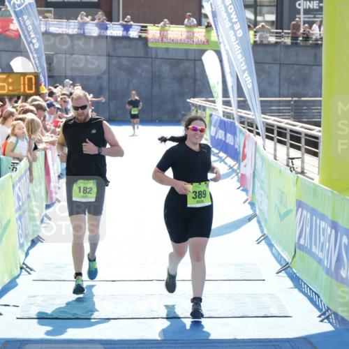 10.08.2025 - GEWOBA Citytriathlon Bremen H.Heesch http://msf.ph/oto/8557204 10.08.2025 15:35:14 Ziel 182, 259, 389 meine-sportfotos.de