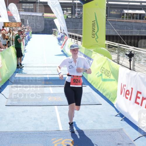 10.08.2025 - GEWOBA Citytriathlon Bremen H.Heesch http://msf.ph/oto/8557346 10.08.2025 14:59:36 Ziel 924 meine-sportfotos.de