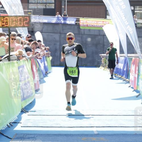 10.08.2025 - GEWOBA Citytriathlon Bremen H.Heesch http://msf.ph/oto/8557352 10.08.2025 15:00:06 Ziel 161 meine-sportfotos.de