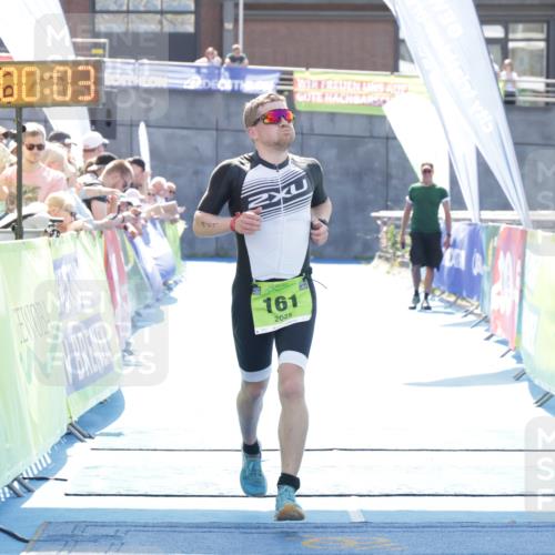 10.08.2025 - GEWOBA Citytriathlon Bremen H.Heesch http://msf.ph/oto/8557358 10.08.2025 15:00:07 Ziel 161 meine-sportfotos.de