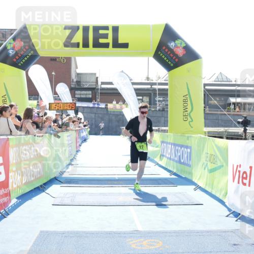 10.08.2025 - GEWOBA Citytriathlon Bremen H.Heesch http://msf.ph/oto/8557375 10.08.2025 15:01:12 Ziel 27 meine-sportfotos.de