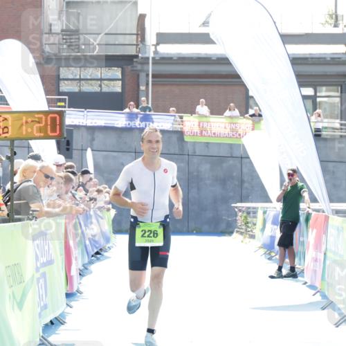 10.08.2025 - GEWOBA Citytriathlon Bremen H.Heesch http://msf.ph/oto/8557382 10.08.2025 15:01:24 Ziel 226 meine-sportfotos.de