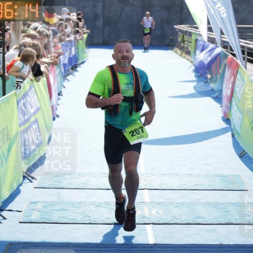10.08.2025 - GEWOBA Citytriathlon Bremen H.Heesch http://msf.ph/oto/8557404 10.08.2025 15:36:18 Ziel 207 meine-sportfotos.de