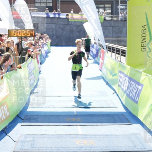 10.08.2025 - GEWOBA Citytriathlon Bremen H.Heesch http://msf.ph/oto/8557409 10.08.2025 15:02:58 Ziel 8 meine-sportfotos.de