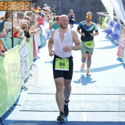 10.08.2025 - GEWOBA Citytriathlon Bremen H.Heesch http://msf.ph/oto/8557424 10.08.2025 15:36:36 Ziel 94, 163, 520 meine-sportfotos.de