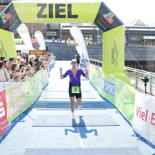 10.08.2025 - GEWOBA Citytriathlon Bremen H.Heesch http://msf.ph/oto/8557439 10.08.2025 15:03:27 Ziel 70, 112 meine-sportfotos.de