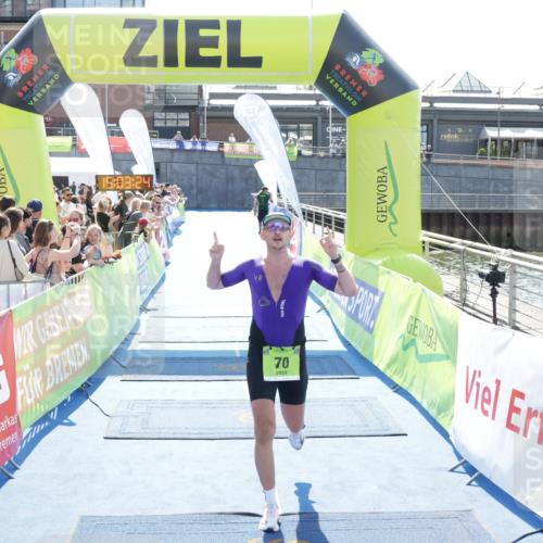 10.08.2025 - GEWOBA Citytriathlon Bremen H.Heesch http://msf.ph/oto/8557444 10.08.2025 15:03:28 Ziel 70, 112 meine-sportfotos.de