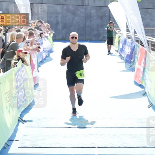 10.08.2025 - GEWOBA Citytriathlon Bremen H.Heesch http://msf.ph/oto/8557448 10.08.2025 15:03:40 Ziel 85 meine-sportfotos.de