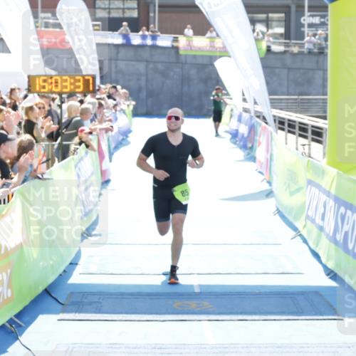 10.08.2025 - GEWOBA Citytriathlon Bremen H.Heesch http://msf.ph/oto/8557453 10.08.2025 15:03:41 Ziel 85 meine-sportfotos.de