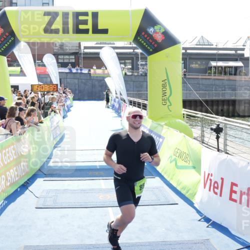 10.08.2025 - GEWOBA Citytriathlon Bremen H.Heesch http://msf.ph/oto/8557462 10.08.2025 15:03:43 Ziel 85 meine-sportfotos.de