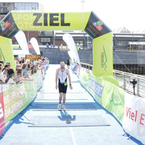 10.08.2025 - GEWOBA Citytriathlon Bremen H.Heesch http://msf.ph/oto/8557478 10.08.2025 15:04:18 Ziel 171 meine-sportfotos.de