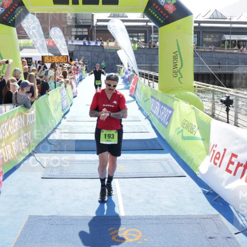 10.08.2025 - GEWOBA Citytriathlon Bremen H.Heesch http://msf.ph/oto/8557480 10.08.2025 15:36:54 Ziel 193, 212, 440 meine-sportfotos.de