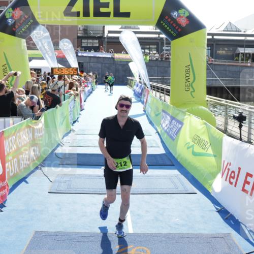10.08.2025 - GEWOBA Citytriathlon Bremen H.Heesch http://msf.ph/oto/8557500 10.08.2025 15:36:59 Ziel 193, 212, 440 meine-sportfotos.de