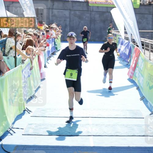 10.08.2025 - GEWOBA Citytriathlon Bremen H.Heesch http://msf.ph/oto/8557516 10.08.2025 15:37:07 Ziel 9, 220, 359 meine-sportfotos.de