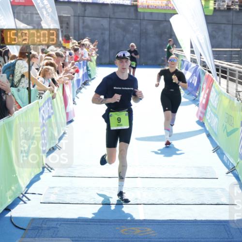 10.08.2025 - GEWOBA Citytriathlon Bremen H.Heesch http://msf.ph/oto/8557518 10.08.2025 15:37:07 Ziel 9, 220, 359 meine-sportfotos.de