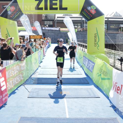 10.08.2025 - GEWOBA Citytriathlon Bremen H.Heesch http://msf.ph/oto/8557524 10.08.2025 15:37:08 Ziel 9, 220, 359 meine-sportfotos.de
