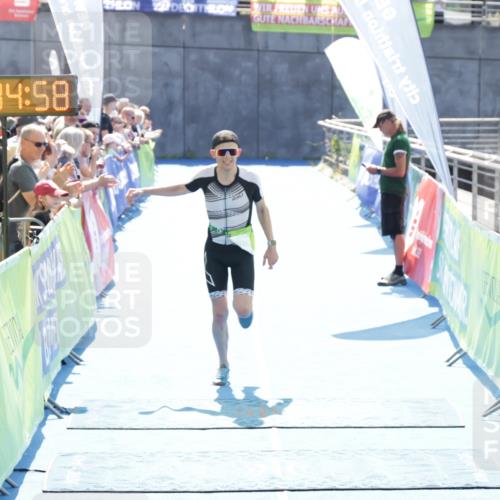 10.08.2025 - GEWOBA Citytriathlon Bremen H.Heesch http://msf.ph/oto/8557530 10.08.2025 15:05:02 Ziel 95, 271 meine-sportfotos.de
