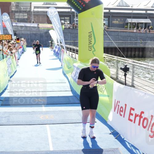 10.08.2025 - GEWOBA Citytriathlon Bremen H.Heesch http://msf.ph/oto/8557533 10.08.2025 15:37:12 Ziel 9, 220, 359, 459, 504 meine-sportfotos.de