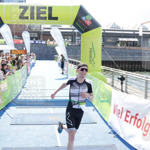 10.08.2025 - GEWOBA Citytriathlon Bremen H.Heesch http://msf.ph/oto/8557541 10.08.2025 15:05:04 Ziel 95, 271 meine-sportfotos.de