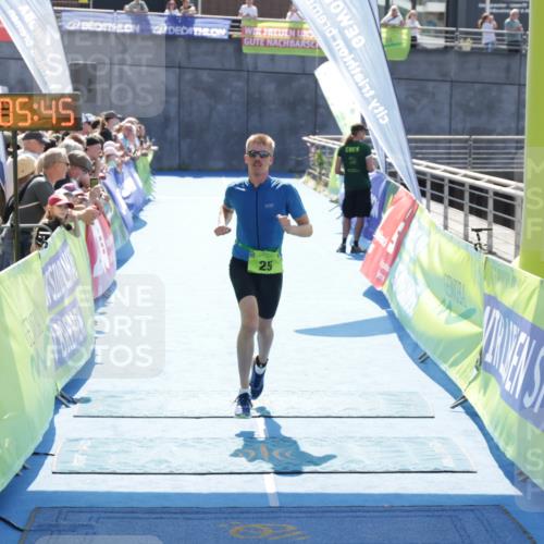 10.08.2025 - GEWOBA Citytriathlon Bremen H.Heesch http://msf.ph/oto/8557593 10.08.2025 15:05:49 Ziel 25, 168 meine-sportfotos.de