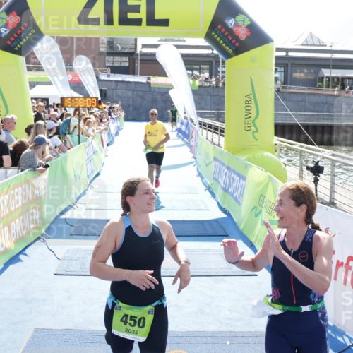 10.08.2025 - GEWOBA Citytriathlon Bremen H.Heesch http://msf.ph/oto/8557651 10.08.2025 15:38:13 Ziel 231, 450, 524 meine-sportfotos.de