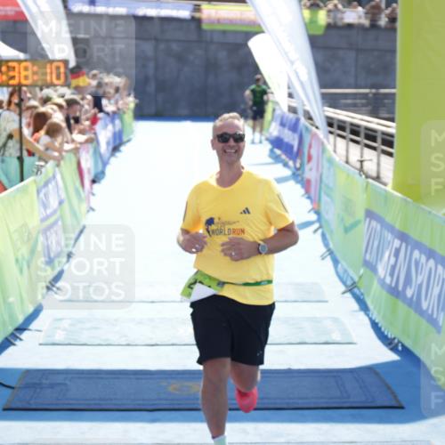 10.08.2025 - GEWOBA Citytriathlon Bremen H.Heesch http://msf.ph/oto/8557655 10.08.2025 15:38:14 Ziel 231, 450, 524 meine-sportfotos.de